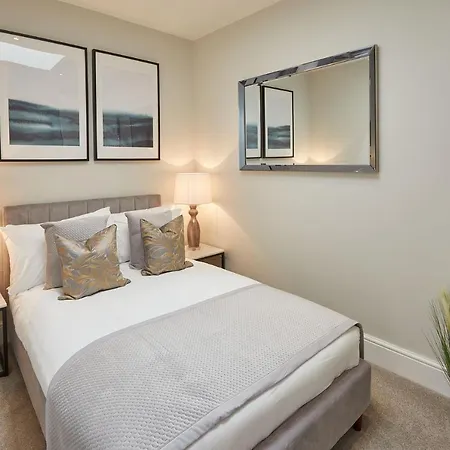 Host & - Prospect Hill Apartment Whitby